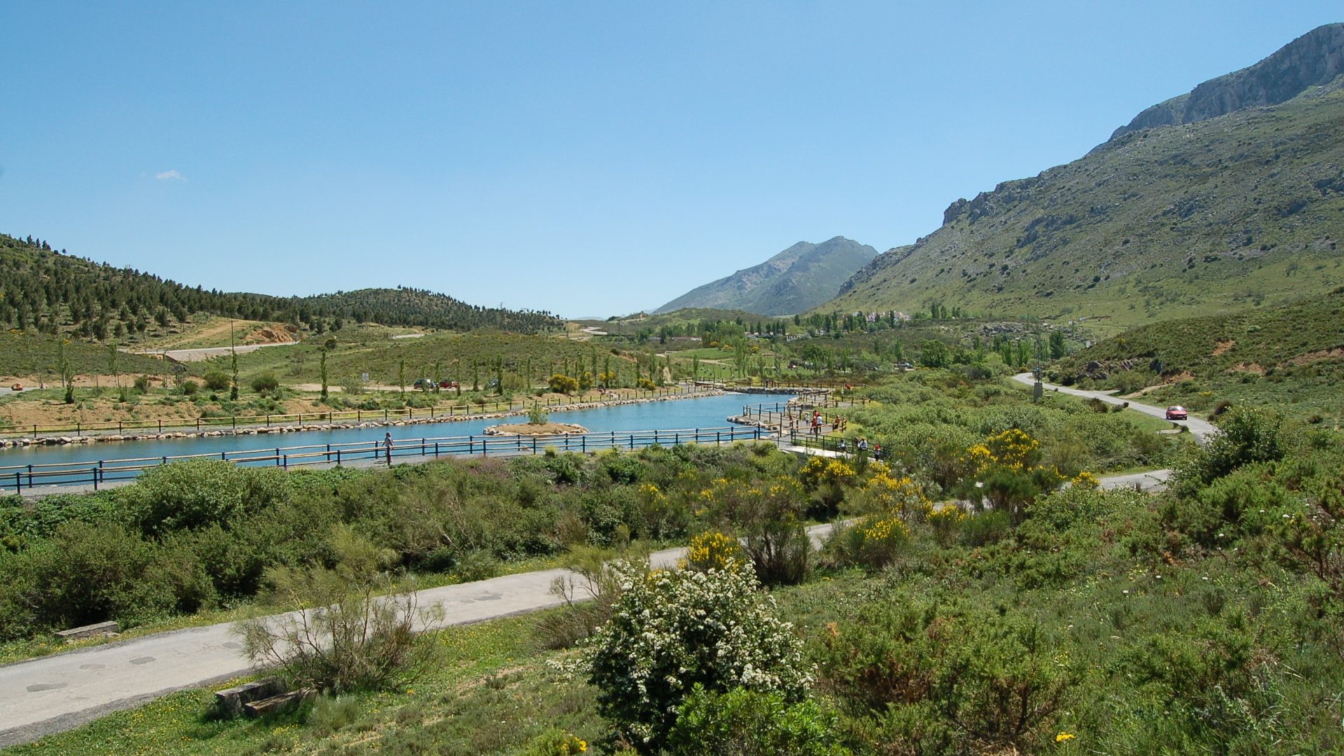 Villa de naissance sur la rivière